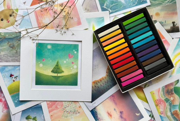 Pastel Nagomi artworks with pastels.