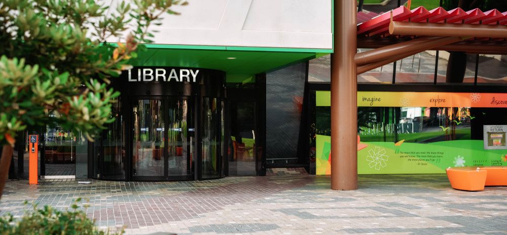 Dandenong Library exterior.